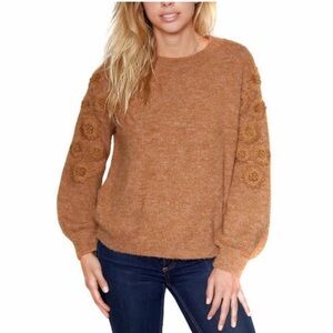 North & Co Ladies' Serenity Crochet
Embroidered Floral Sweater Camel XXL